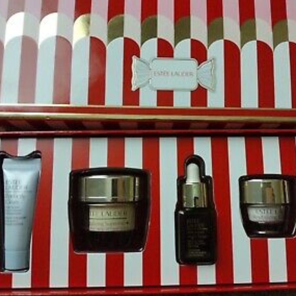 Estee Lauder Youth-Keepers Firm Lift and Hydrate Gift Set Limited Edition